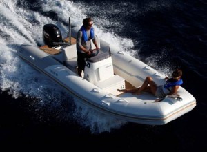 Alquilar una Zodiac 540