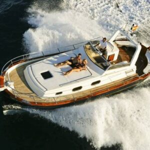 Alquilar un Menorquin 120 Open