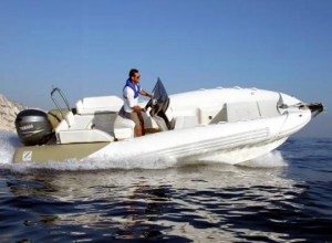 Alquilar una Zodiac 680