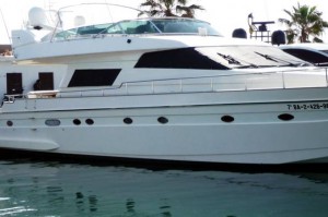 Alquilar un Astondoa 70