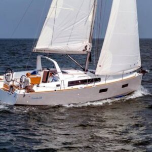Alquilar un Oceanis 38