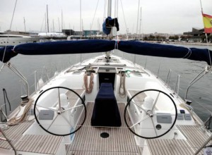 Alquilar un Dufour 445