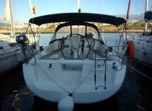 Alquilar un Oceanis 37