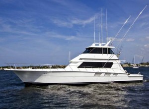 Alquilar un Hatteras 65