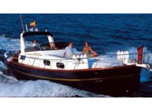 Alquilar una Menorquin 120