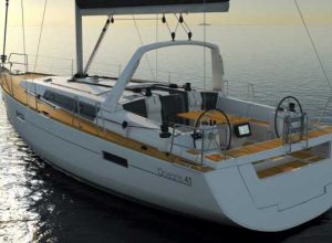 Alquilar un Oceanis 41