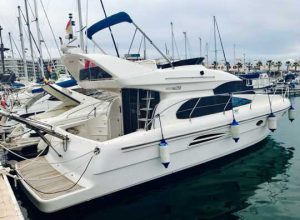 Alquilar un Astondoa 395 en Alicante